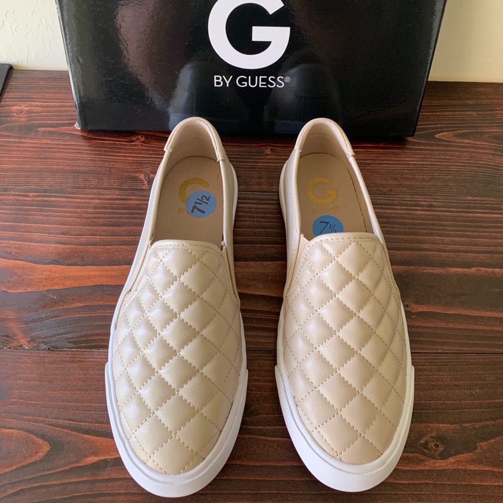 Slip on shoes Quilted sneakers
